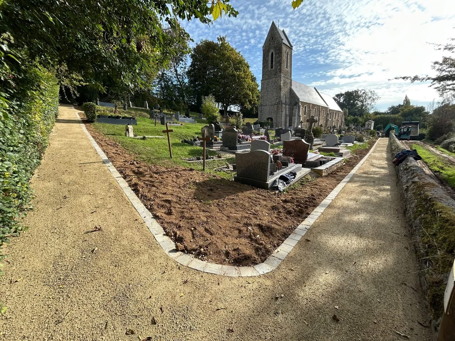 Rénovation et aménagement des allées de deux cimetières en sable ciment img 3640