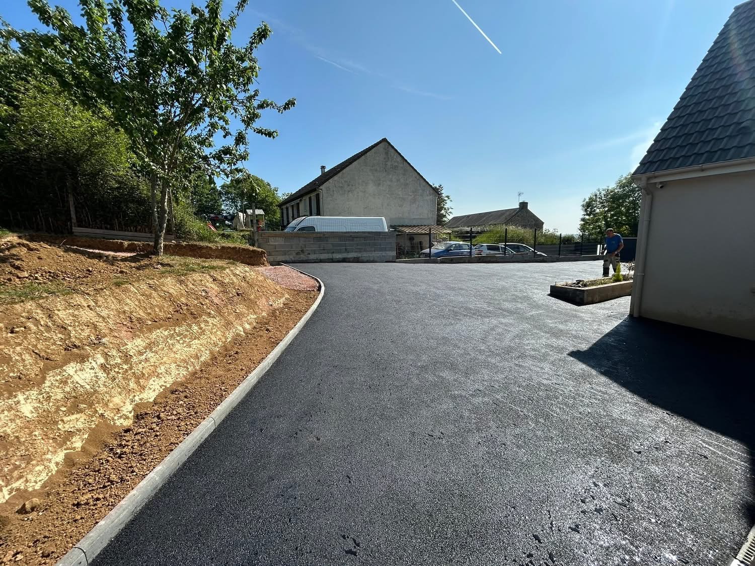 Aménagement complet d’une cour en enrobé img 3703